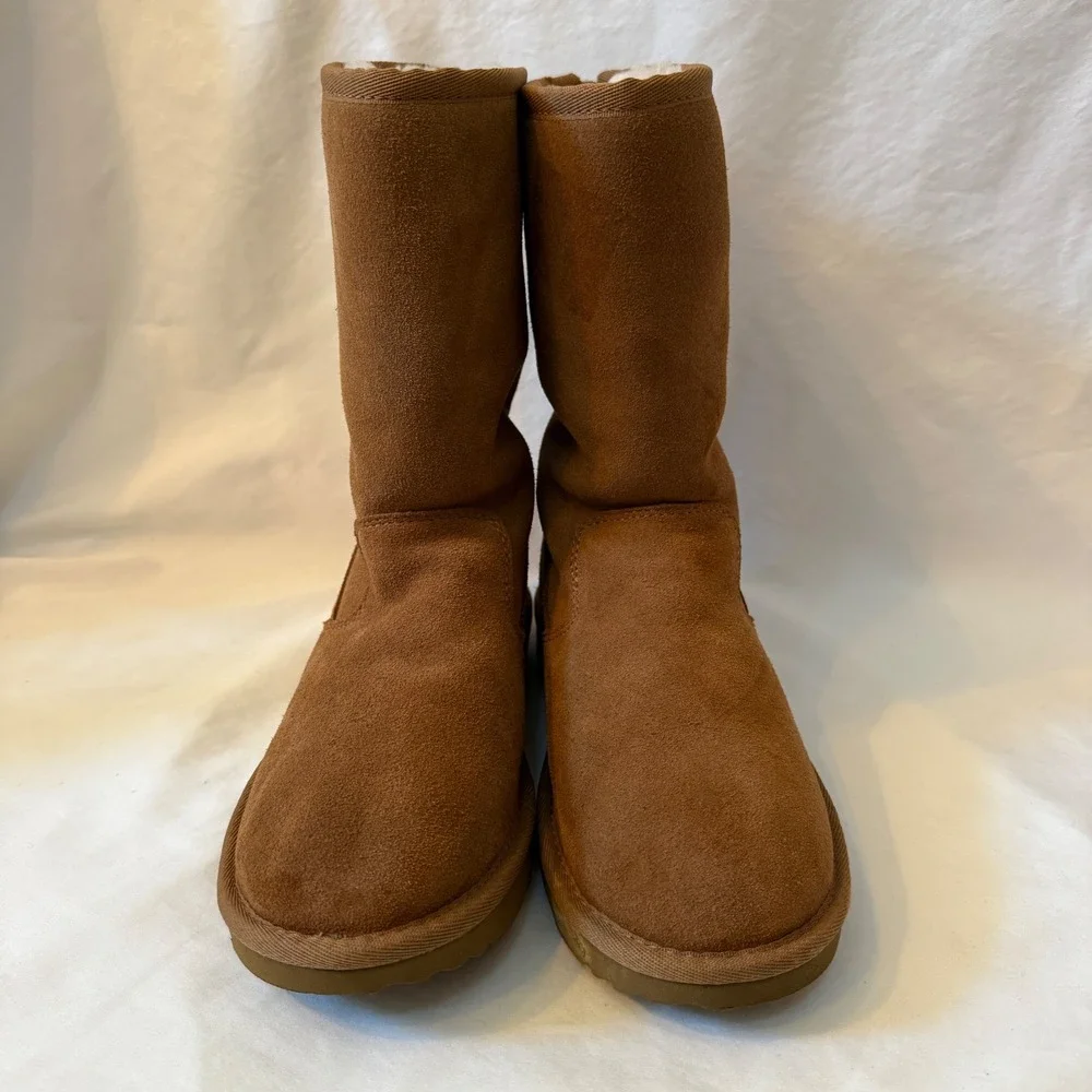 UGG Kids Classic II Back Zip Chestnut Suede Boots 1103029K Size 3 Youth